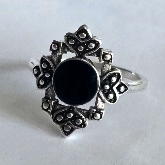 MARCASITE BLACK ONYX STAINLESS STEEL FOREVER WEAR SILVER NEW SIZE 7 RING - Picture 1 of 4